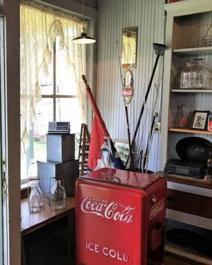 Prestons Antique Gaslight Village - Photo From Land Dot Com (newer photo)